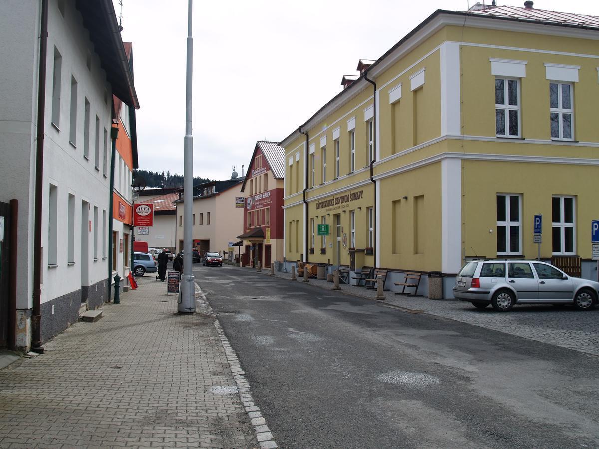 Chata Obzor Zelezna Ruda Luaran gambar