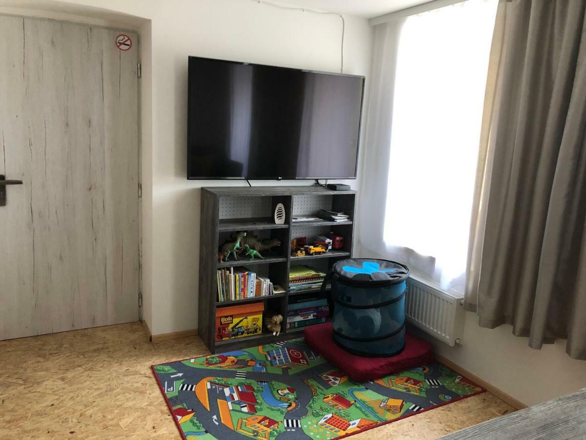 Chata Obzor Zelezna Ruda Luaran gambar